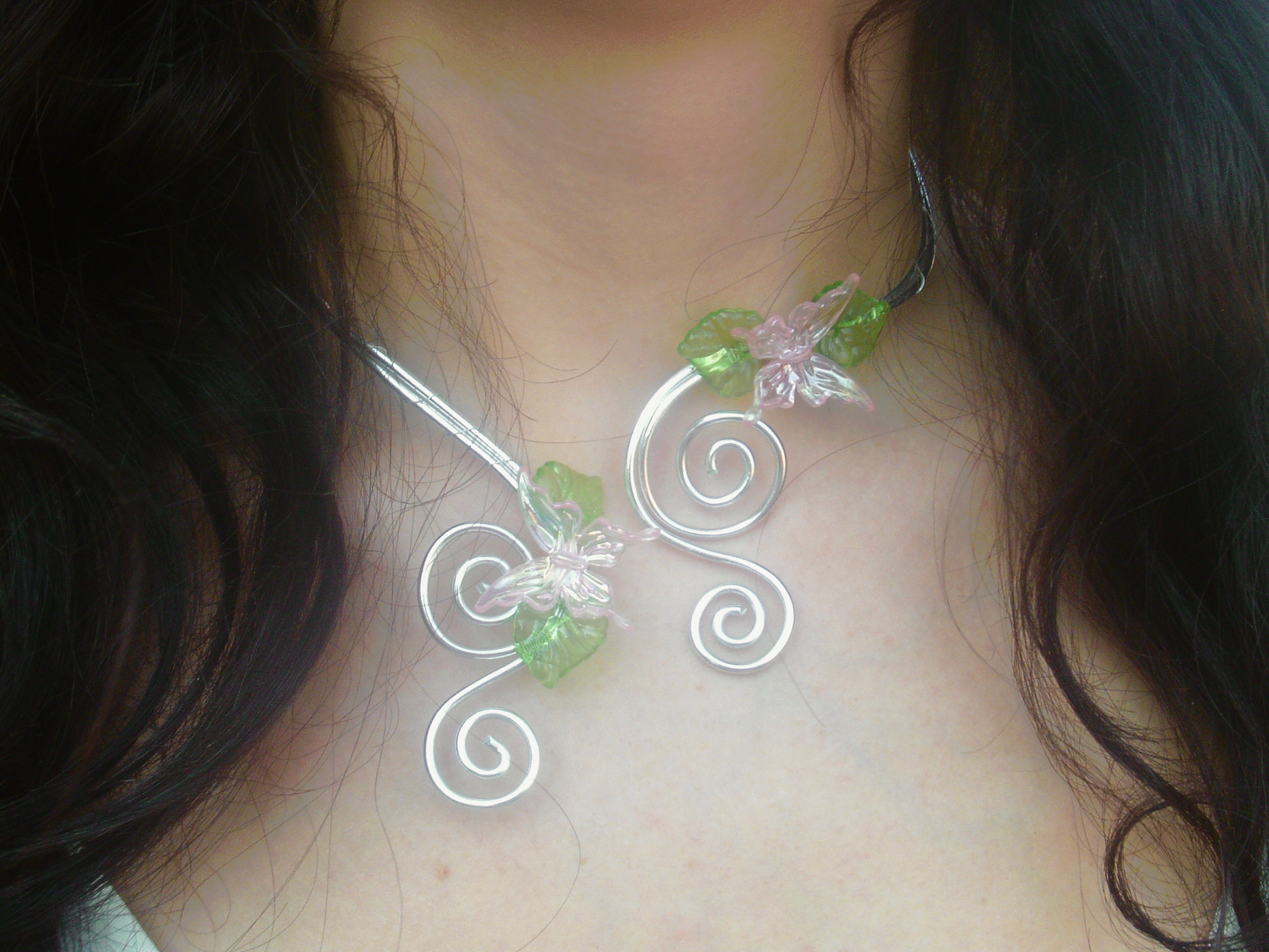 Fluttering Necklace